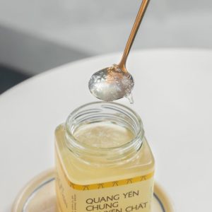 Alternative view of Yến chưng bạch quả táo đỏ